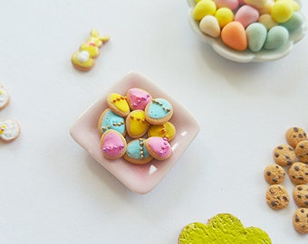 Dollhouse miniature Easter egg cookies / Scale one inch Easter cookies / easter dollhouse miniatures / dollhouse easter scale 1 12 biscuit