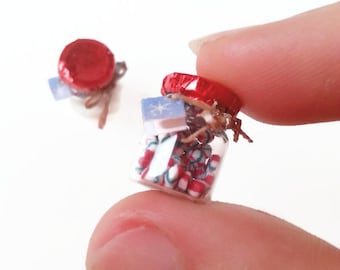 1:12 dollhouse Christmas miniature candy jar / scale one inch dollhouse miniatures / miniature sweets / Christmas dollhouse miniatures