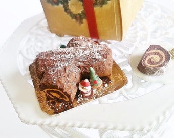 Miniature Christmas log scale 1:12 / 1/12 dollhouse miniatures Christmas /Christmas miniature food / Dollhouse Christmas log  scale one inch