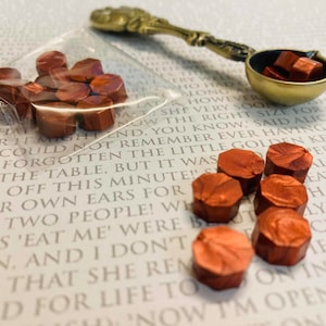 Bolitas de cera de Alicia en el País de las Maravillas - Cera de cobre - Sello del País de las Maravillas, Escritura de cartas, Amantes de los libros, La Reina de Corazones, El Sombrerero Loco, Alicia