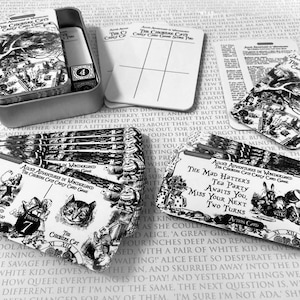 Jeu de cartes fou d'Alice au pays des merveilles du chat du Cheshire - Chapelier fou, Alice, lapin blanc, cadeau, cadeau littéraire, amateur de livres, dominos illustrés