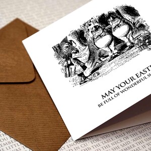 Alicia en el País de las Maravillas - Sorpresas de Pascua - Cita del País de las Maravillas, Tarjeta de Felicitación, Alicia, Sombrerero Loco, Libros, Regalos Literarios, Búsqueda de Huevos de Pascua