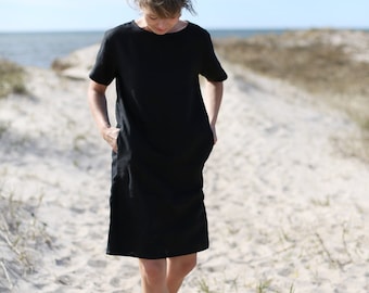 Loose fit linen dress. Knee length, short sleeve linen dress with pockets. Washed linen clothing. Little Black Dress. Minimal Linen Dess.