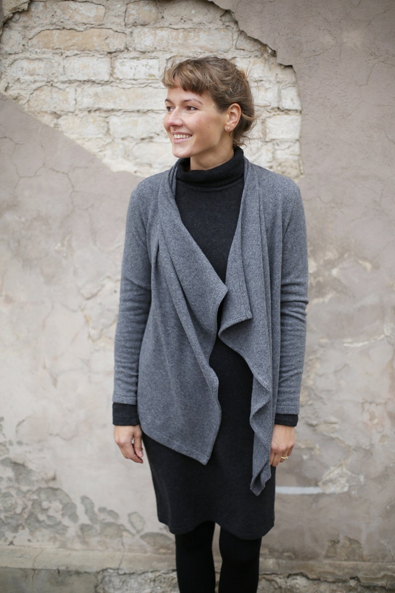 Cardigan en laine pour femme Pull en laine Pull femme Veste d'hiver Cardigan gris Pull élégant Style français Veste de bureau image 3