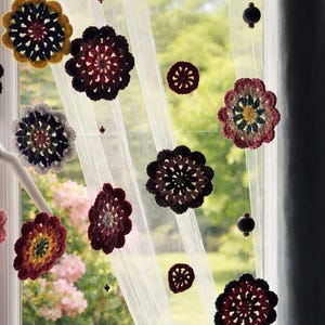 Crochet Floating Flower Curtain Window Floral Display Hanging Flower Garland Bohemian Décor Feature Wall DIY Instant Digital Download