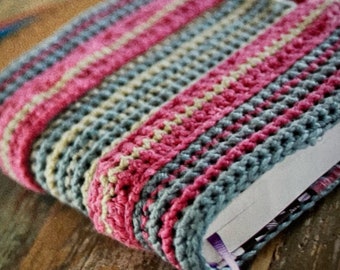 Crochet Book Cover Easy Pattern Simple Aesthetic Book Protector Vintage Style Crocheting Tutorial Book Lover Gift Instant Digital Download
