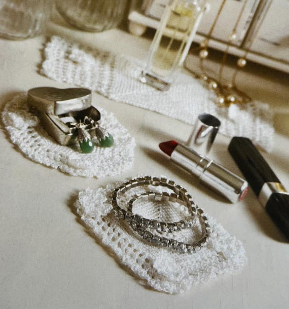 Crochet Lace Pattern Dressing Table Mats and for A Lovely Vintage Style Dcor Easy to Make Crocheting Tutorial Instant Digital Download - Etsy UK Crochet Lace Pattern Dressing Table Mats and for A Lovely Vintage Style Dcor Easy to Make Crocheting Tutorial Instant Digital Download - Etsy UK