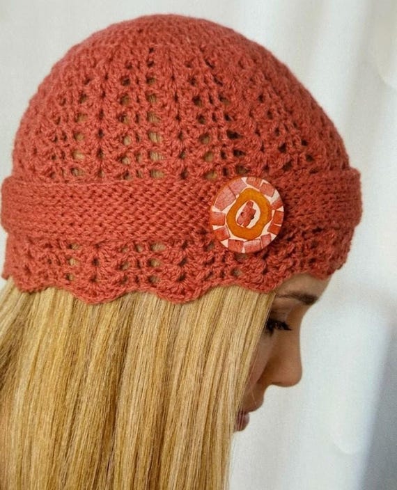 Stylish Crochet Sun Hat in Coral and White Ravelry: Coral Reef Sun Hat pattern by Natalia Johnson main image 4