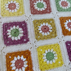 Crochet Flower Granny Square Pattern Create Floral Daisy Motifs to Make Colourful Blankets Crocheting Tutorial Instant Digital Download
