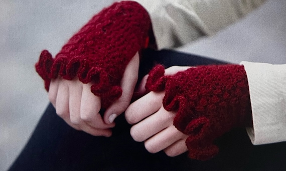 Crochet Fingerless Gloves Pattern Ruffled Wrist Cuffs Design Cosy