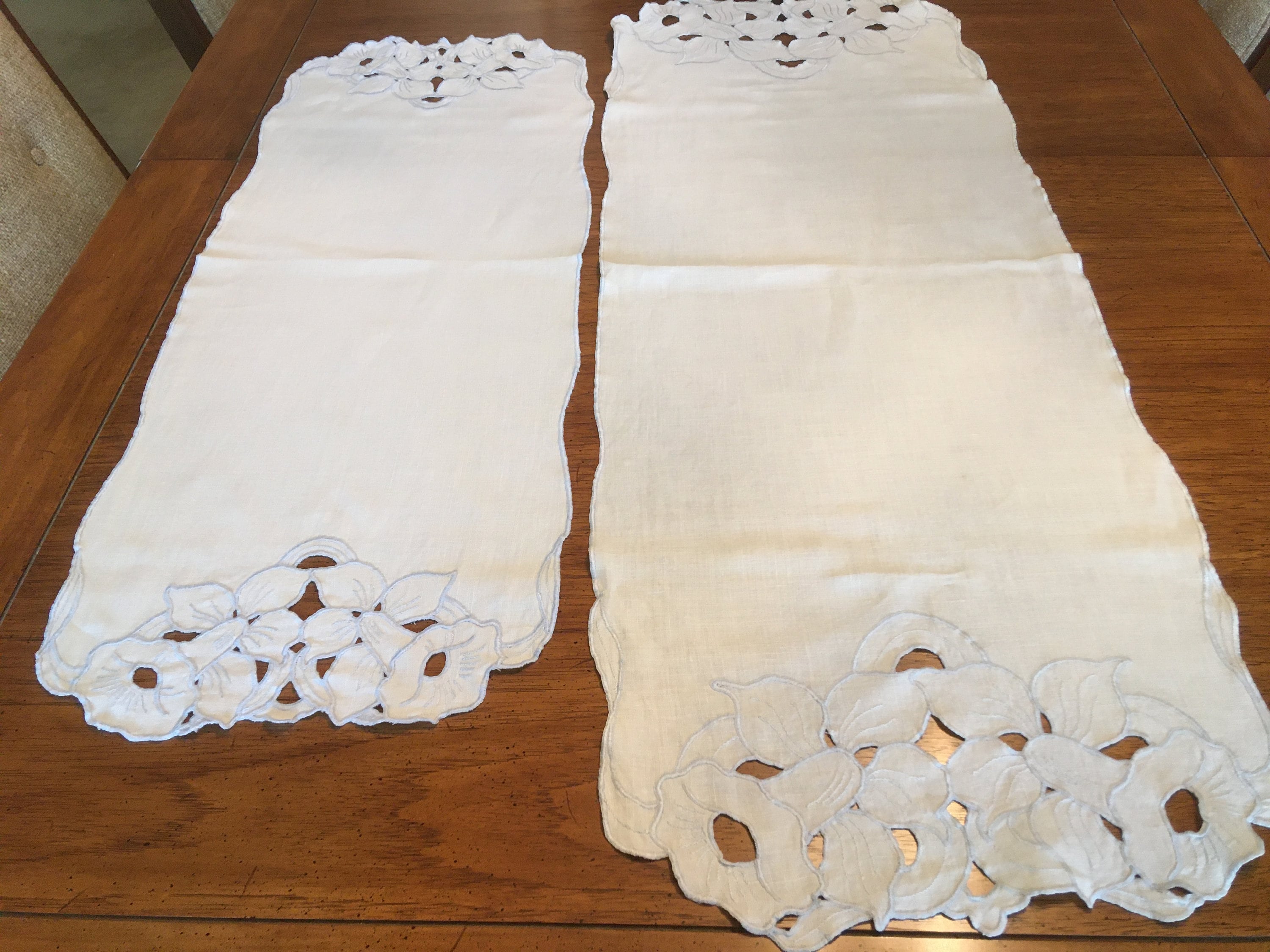 Set of 4 Embroidered Cutwork Placemat Wedding Party Table Runner Scarf Oval Set of 4 Embroidered Cutwork Placemat Wedding Party Table Runner Scarf Oval
