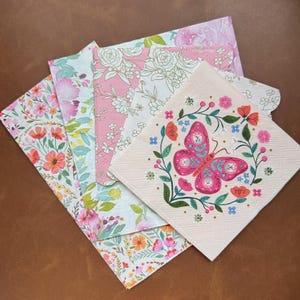 Rosa Papierservietten mit Blumenmuster für Decoupage und Bastelarbeiten, 5er-Set