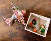 Vintage Christmas wood Ornament - mexico bird - diorama