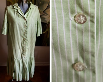 Mediun - Vintage Green Stripped Day Dress