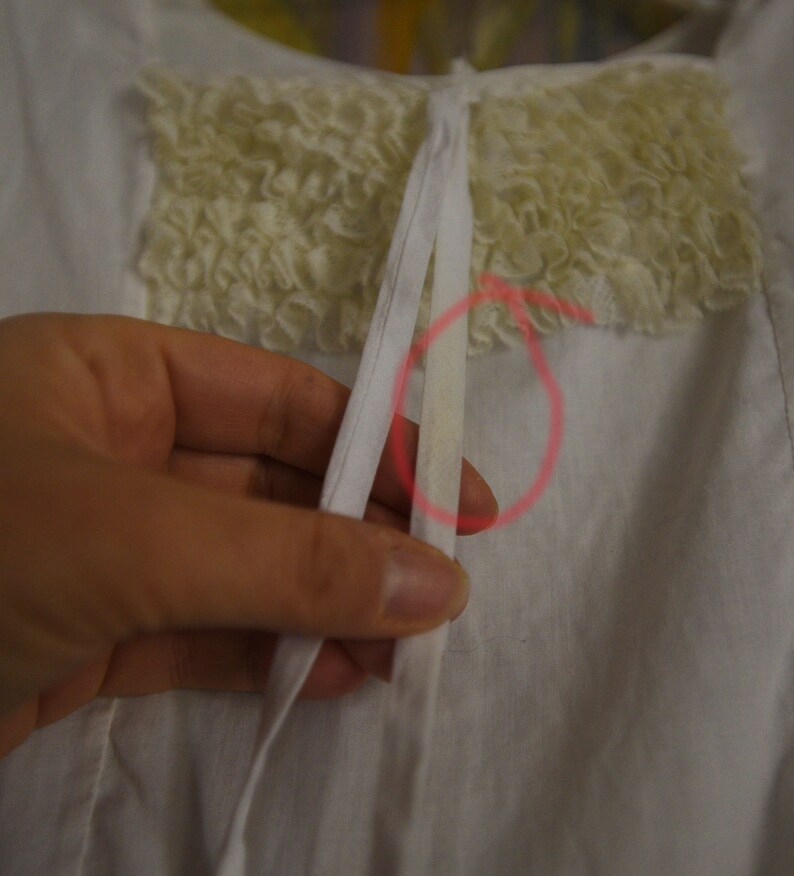 Kids Girl/'s Sweet Beautiful White Dress with full skirt and lace detail with FREE SHIPPING
