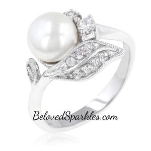 Holly 8mm Freshwater White Pearl Baguette 0.8 Carat Cubic Zirconia Ring-White Faux Pearl Cocktail Wedding Anniversary Fashion Ring
