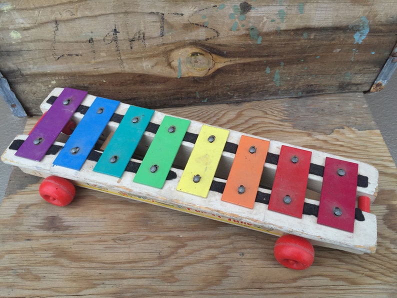 fisher price pull a tune 870
