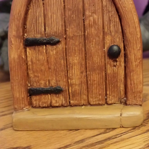 Fairy door, Gnome door, doorway to middle earth