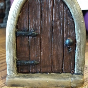 Fairy door, doorway to middle earth Fairy gardens