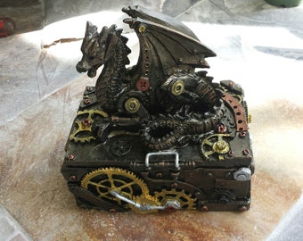 Caja de baratijas steampunk con dragón, joyero