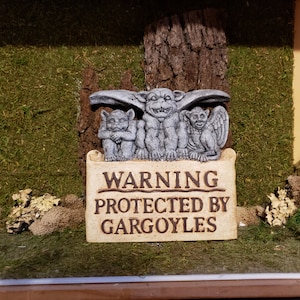 Gargoyle wall plaque "warning protected by Gargoyles"