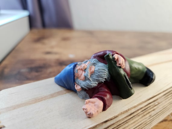 Gnome Statue, Passed Out Gnome, Drunk Gnome, Drinking Gnome, Mini Garden  Decor, Fairy Doors, for Fairy Gardens - Etsy