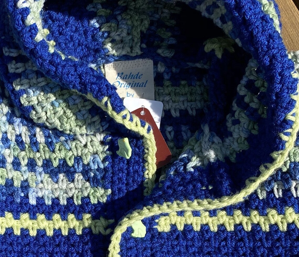 frog sweater crochet