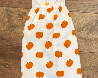 Stove Towel, Pumpkin Kitchen Hand Towel, Buttoned Fall Finger Tip Towel, KitchenTowel,  Bahde