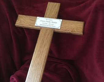23'' Wooden Memorial Cross Solid Oak Grave Marker & Bespoke Personalised Plaque. WORLDWIDE DELIVERY