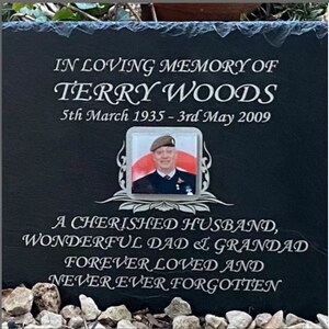 Belle plaque photo commémorative en ardoise pour tombe - Personnalisée pour l&#39;être cher - 30 cm x 25 cm LIVRAISON DANS LE MONDE ENTIER Nouveau format plus grand