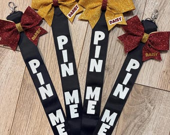 Cheer Pin Me Ribbon - Pin Me Strap - Cheer Team Gifts - Cheer Pins - Pin Me Bow - Cheerleader Backpack Swag - Cheer Gifts - België