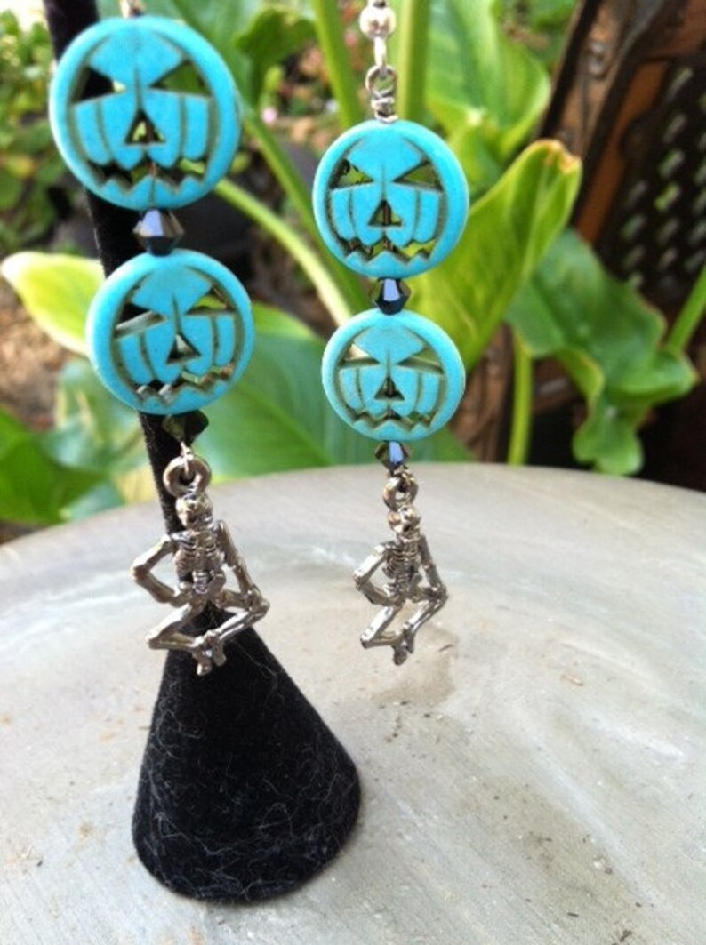 Dyed Howlite Pumpkins image 2