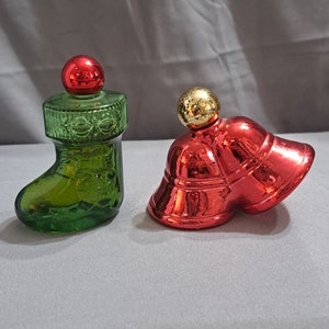 Vtg Lot if 2 Avon Christmas designed bottles (B31)