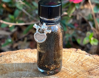 HARDENED HEART Spell Oil.  For Maintaining Unbreakable Boundaries. Self Respect & Tough Love.  4 Dram - 8 Dram