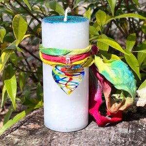 Bougie magique BELTANE RIBBON. Pour profiter de la vie, de l'amour et de l'énergie de la jeunesse. S'engager dans la danse de la vie. Choisissez une taille image 1