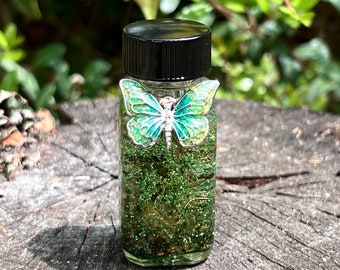 SUMMERFLY Spell Oil. Adventure, Happiness, Prosperity Growth. Enjoyment. Life & Vitality. Trusting Intuition. 4 Dram