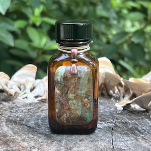 SPIRIT HUNTING Spell Oil. Spirit Communication, Seeking Spiritual Entities, Calming Fears & Living In Harmony With The Spirit Realm. 8 Dram