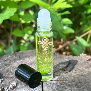 LUCK & PROSPERITY Spiritual Perfume Oil.  For Attracting Good Luck, and Prosperous Energy.  8.5ml - 10ml