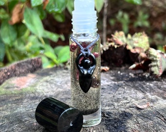 DARK SEDUCTRESS Spiritual Perfume oil. Alluring, Enchanting, Laws of Attraction. Unspoken Connections. Ignite Mystery & Curiosity. 8.5ml