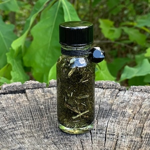 DARK WITCH Spell Oil.  For Retaliations, & To Invoke Karma. Dark Magick. 4 Dram.