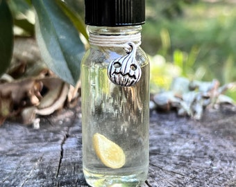 WHITE PUMPKIN Spell Oil. Ultimate Protection. To Hide In Plain Sight. Protection During Summonings. Samhain. 4 dram - 8 Dram.