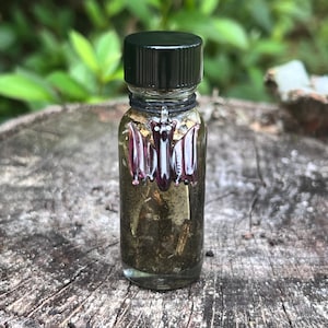 WITCH’S FLIGHT Spell Oil. Visions & Psychic Visions. Astral Projection. Dreamwalking. Passion and Releasing Inhibitions. 4 Dram