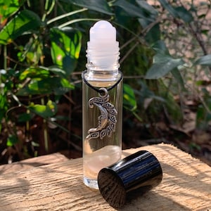 ROSE MOON Spiritual Perfume Oil. For Self Confidence, Breaking A Negative Self Image, & Awakening Your True Inner Self. Spiritual Freedom.