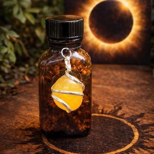 DARK SUN Spell Oil. Balancing Energies. Lifetime Opportunities. Unity Within Yourself. Personal Ritual Practices 8 Dram