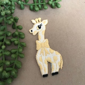 Cute Vintage Giraffe Iron-on Patch ~ MCM ~ Big Eyes Baby Animal -S2