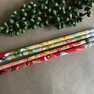 Lot of 8 Vintage Bendy Pencils, Long Flexible Pencil Set, Novelty Plastic  Pencils -  Israel
