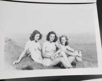 Lot de 14 photos vintage des années 1940 Toronto Ferry jeunes femmes maillots de bain n18