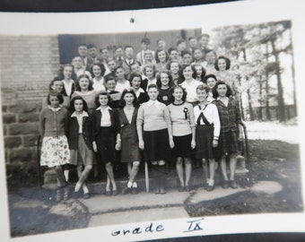 Lot of 5 Vintage Photos 1940s Glencoe Ontario High School Class Photos n1-16