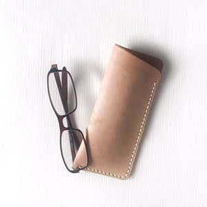 Leather Glasses Case, Leather Reading glasses Case, Eyeglass Case, Gift for Him, Gift for Her, Artisan Leather Glasses Cover.