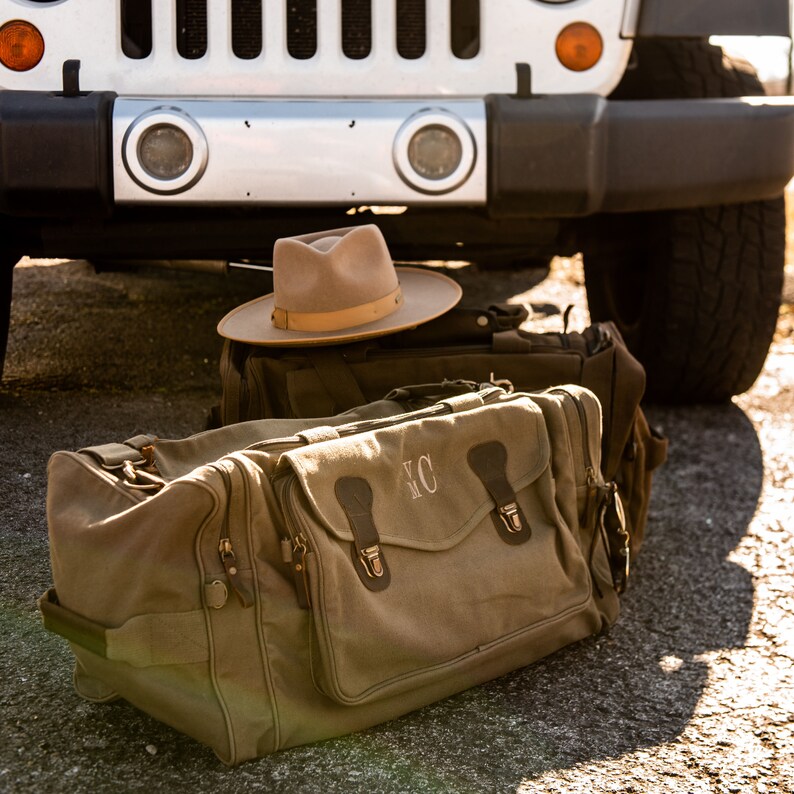 La bolsa de viaje WEEKENDER Regalo personalizado para padrinos / Regalo de fiesta nupcial / Regalos para padrinos / Bolsa personalizada para pasar la noche / Regalos para fiestas de bodas imagen 4